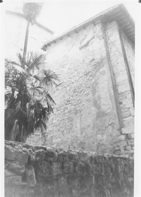 Casa con bifora
